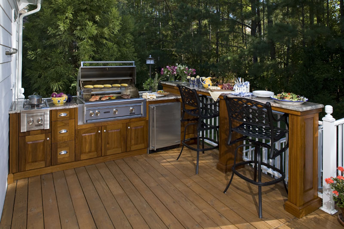 Outdoor Kitchens With Atlantis Cabinetry E W Kitchens