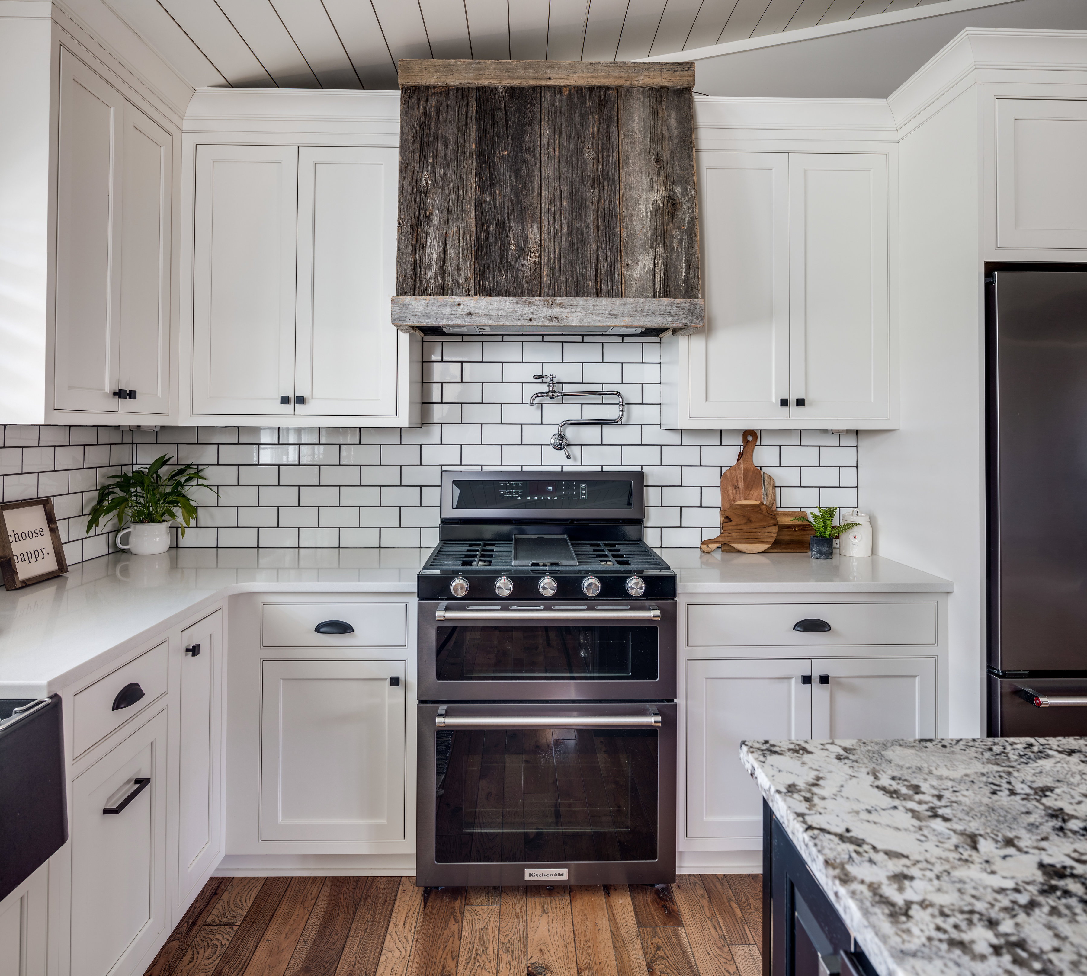 White Kitchen Backsplash With Dark Grout | Wow Blog